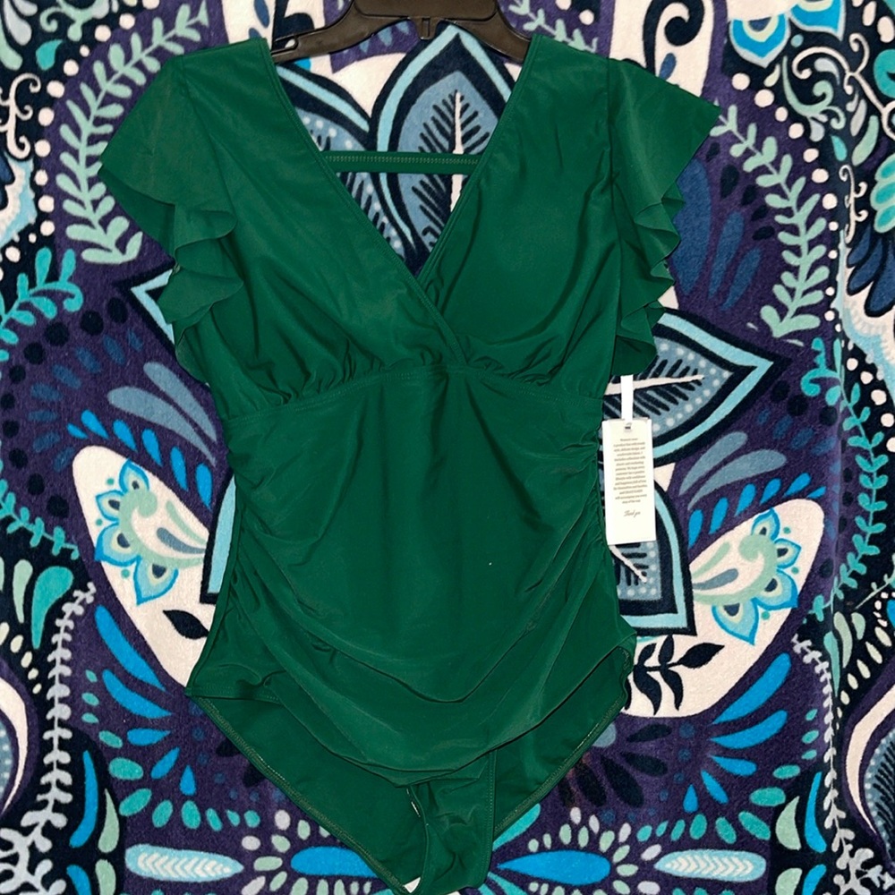 NWT beautiful Grace Karin one piece swimsuit M